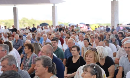 Više od 20.000 križeva čuva sjećanje – na Groblju mira odana počast žrtvama totalitarnih režima