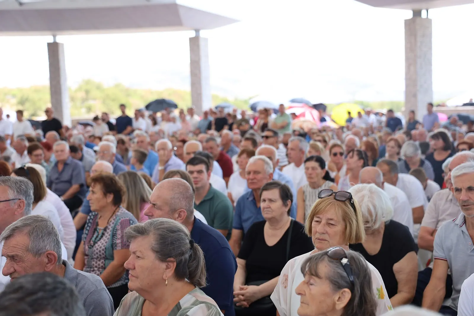 Više od 20.000 križeva čuva sjećanje – na Groblju mira odana počast žrtvama totalitarnih režima