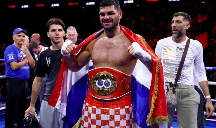 Hrgović nokautirao Itaumu i postao svjetski prvak! Hrgović nokautirao Itaumu i postao svjetski prvak!