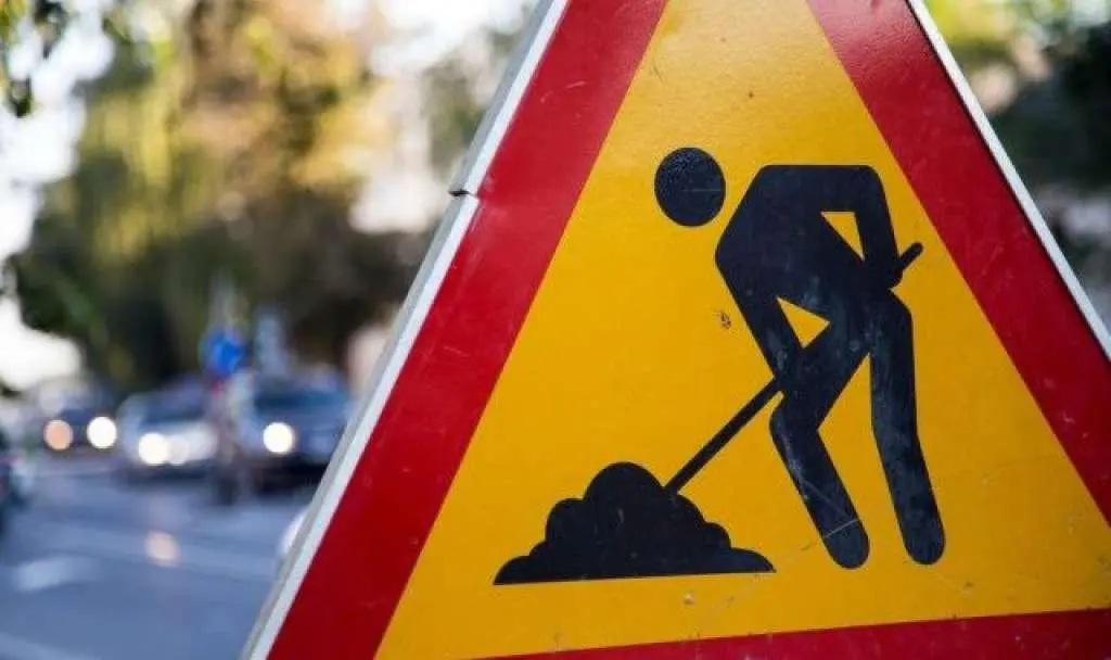 Potpuna obustava prometa u Zagrebačkoj ulici u Posušju zbog asfaltiranja