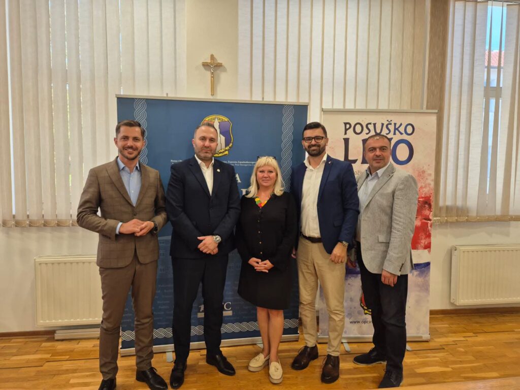Novih 400.000 KM od Federacije za izgradnju školske dvorane Novih 400.000 KM od Federacije za izgradnju školske dvorane