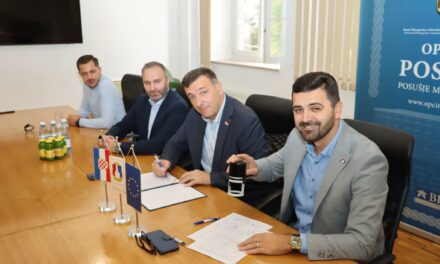 Nakon Odluke Vlade ZHŽ Čović i Begić potpisali ugovor vrijedan milijun KM za novi vrtić u Posušju