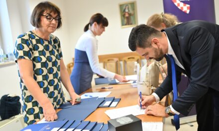 Posušju više od 600.000 eura iz Hrvatske: Novac za dvoranu, školu, ERC i Meljakušu