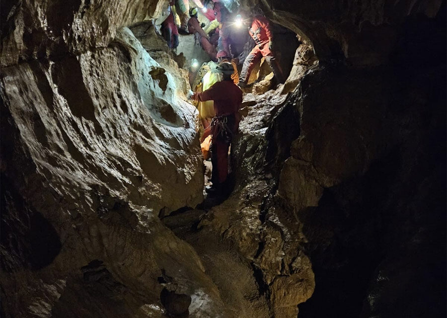 HGSS Posušje sudjelovao u spašavanju talijanske speleologinje na 2.000 metara duboko pod zemljom kod Nevesinja